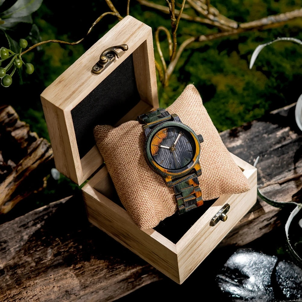 Montre en bois Niro présentée dans sa boîte de rangement en bois, style élégant et raffiné.