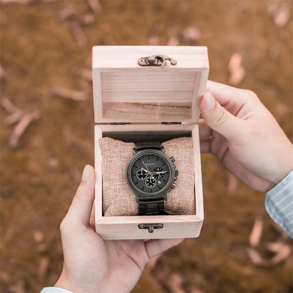 Montre en bois Eldar présentée dans sa boîte de rangement en bois, style élégant et raffiné.
