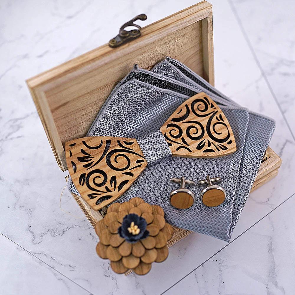 Nœud papillon en bois Alrik dans sa boîte de rangement en bois, chic et authentique.