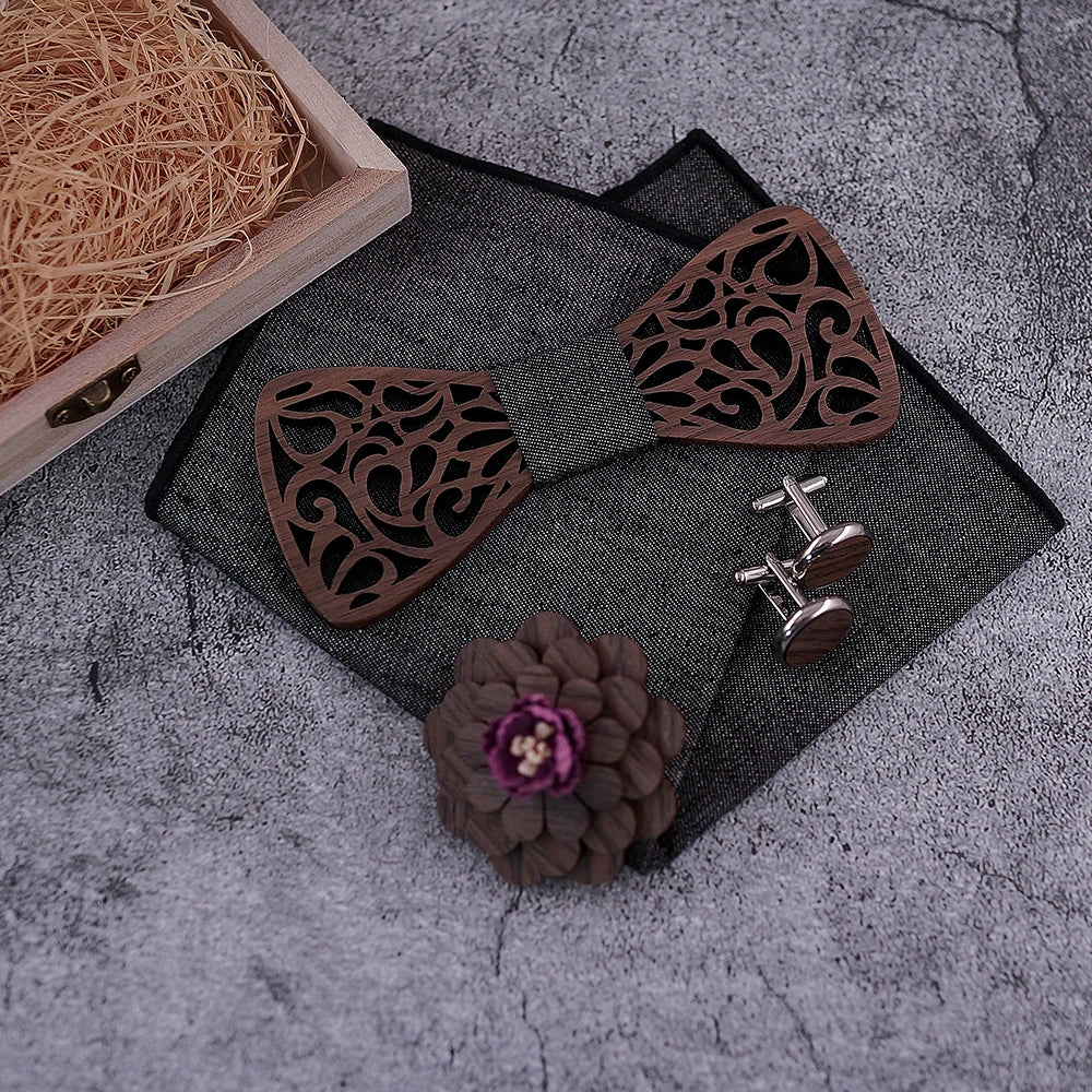 Nœud papillon en bois Sarn,m avec sa broche assortie, élégant et raffiné, parfait pour sublimer le style masculin.