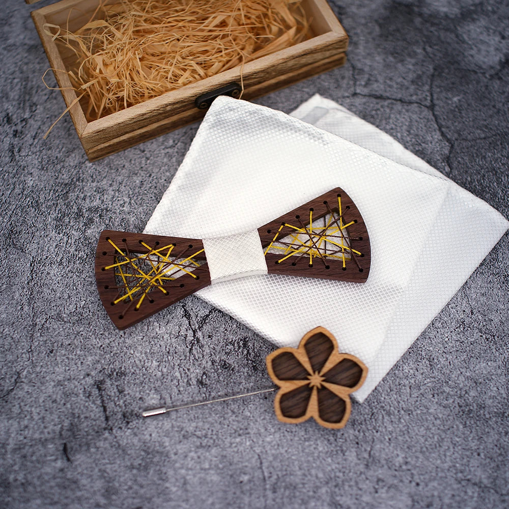 Nœud papillon en bois Valmo avec pochette assortie, élégance et modernité pour toutes les occasions.