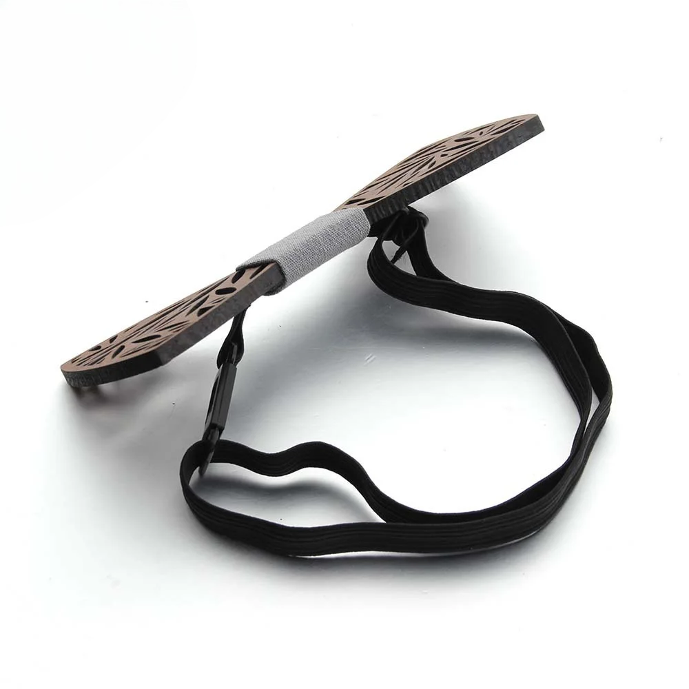 Nœud papillon en bois Kala vue de derrière avec l’élastique ajustable 