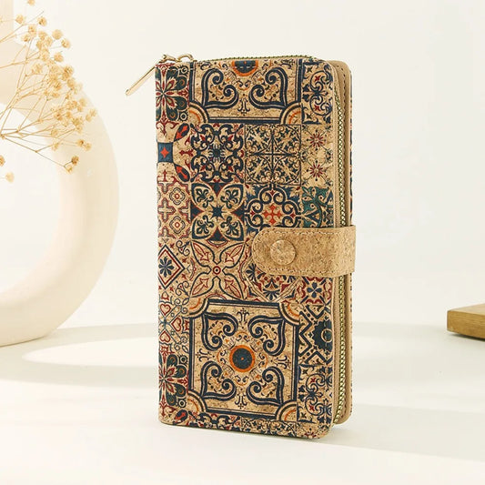 Portefeuille en liège Enola, élégant et durable, parfait pour organiser vos cartes et billets avec style.