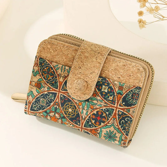 Portefeuille en liège Lyra, élégant et durable, parfait pour organiser vos cartes et billets avec style.