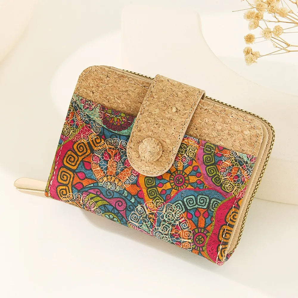 Portefeuille en liège Nora, élégant et durable, parfait pour organiser vos cartes et billets avec style.